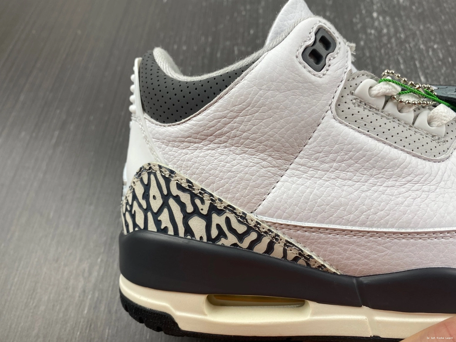 3 DX6665-100 N' Hide Sneak Jordan (GS) - Retro 0106